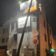 HOTEL 12(Twelve)(新潟市中央区/ラブホテル)の写真『夜の外観』by まさおJリーグカレーよ