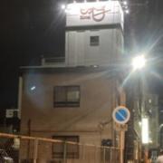 ホテル ビオラ(新潟市中央区/ラブホテル)の写真『夜の外観』by まさおJリーグカレーよ