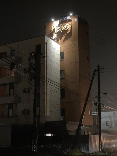 HOTEL PAPILLON（パピヨン）(長岡市/ラブホテル)の写真『夜の外観』by まさおJリーグカレーよ