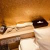 HOTEL G-Style(豊島区/ラブホテル)の写真『401号室のベッド脇』by miffy.GTI