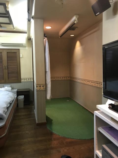 ホテルいいじま(新宿区/ラブホテル)の写真『106号室の室内⑧』by 少佐