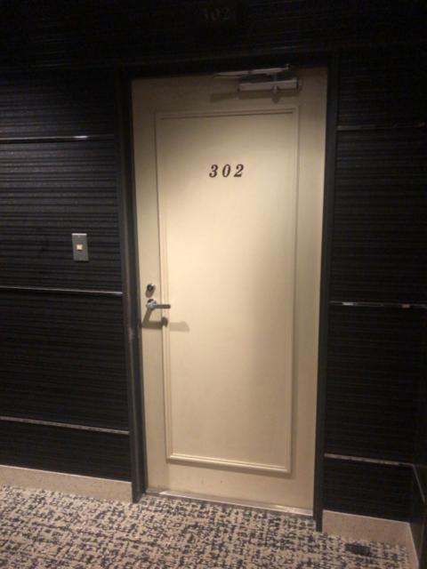 ホテル　エイト(新宿区/ラブホテル)の写真『302号室入り口』by hello_sts