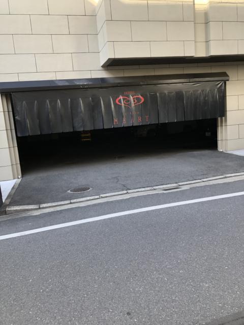 ホテルハート(岡山市/ラブホテル)の写真『駐車場入り口』by くんにお