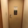 新宿ジャルディーノ(新宿区/ラブホテル)の写真『106号室の玄関』by 少佐
