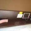 Riverside Kojo(相模原市/ラブホテル)の写真『301号のベッド 頭側に電話とiPad』by angler