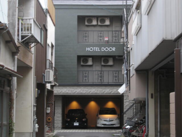 HOTEL DOOR（ドア）(高松市/ラブホテル)の写真『昼の外観』by nognog