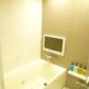 HOTEL SENSE(センス)(新宿区/ラブホテル)の写真『402号室（浴室入口から）』by 格付屋