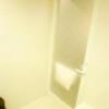 HOTEL SENSE(センス)(新宿区/ラブホテル)の写真『402号室（浴室奥から入口方向）』by 格付屋