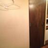 CHECK INN BALI(豊島区/ラブホテル)の写真『202号室 バスルーム入り口。ハンガー２本。ちなみにバスタオルが４枚標準装備で嬉しい♪』by 愛だけでできている
