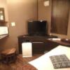 CHECK INN BALI(豊島区/ラブホテル)の写真『202号室 部屋奥からテレビを見たところ。』by 愛だけでできている