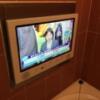 新宿ジャルディーノ(新宿区/ラブホテル)の写真『102号室の浴室テレビ』by 少佐