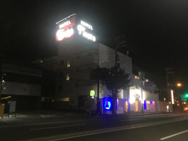 フェスタ横須賀(横須賀市/ラブホテル)の写真『夜の外観』by あらび
