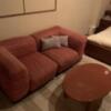 HOTEL D CUBE（Dキューブ）(豊島区/ラブホテル)の写真『403合室　客室（ソファー，テーブル）』by 鶯谷人