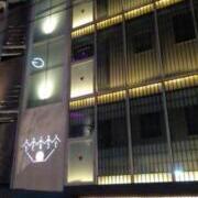 HOTEL SENSE(センス)(新宿区/ラブホテル)の写真『夜の外観(利用部屋番号：202号室)』by クロマグロ
