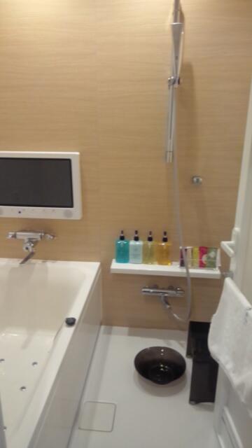 HOTEL SENSE(センス)(新宿区/ラブホテル)の写真『浴室(利用部屋番号：202号室)』by クロマグロ
