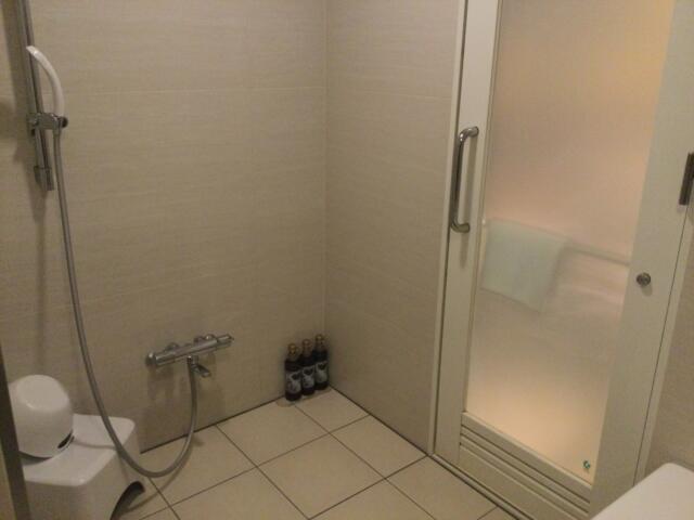 ホテルモアナ(新宿区/ラブホテル)の写真『205号室　浴室』by ACB48