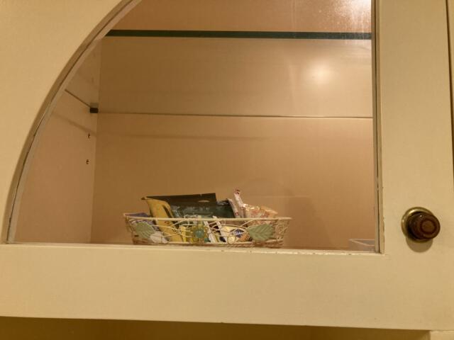ファインガーデン松阪２店(松阪市/ラブホテル)の写真『221号室　茶箪笥（飲料類）』by まさおJリーグカレーよ
