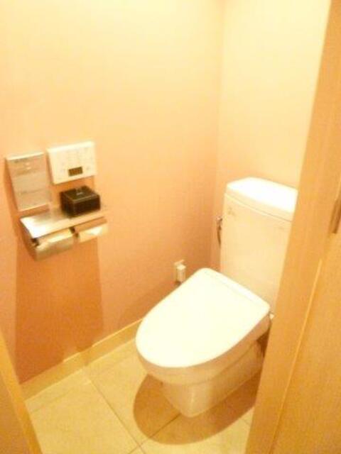 GRAND CHARIOT(グランシャリオ)(新宿区/ラブホテル)の写真『410号室（トイレ）』by 格付屋