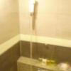 GRAND CHARIOT(グランシャリオ)(新宿区/ラブホテル)の写真『410号室（シャワー部分。スライド固定式、ヘッドは壁向き）』by 格付屋