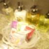GRAND CHARIOT(グランシャリオ)(新宿区/ラブホテル)の写真『410号室（浴槽備品。無香料、入浴剤は5種）』by 格付屋