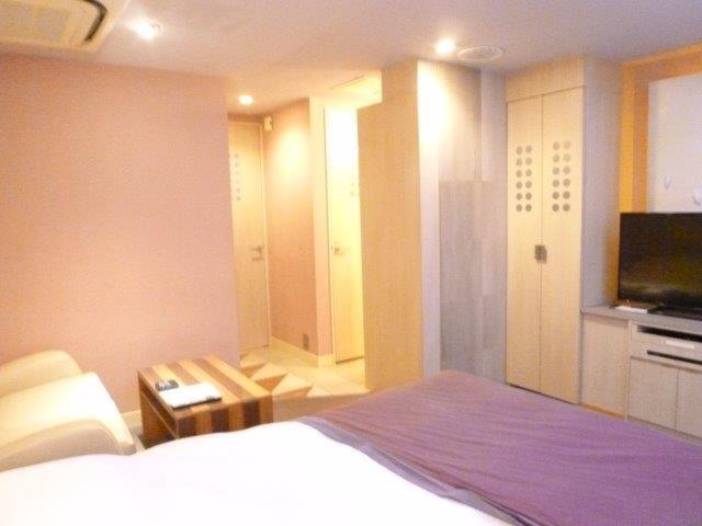 GRAND CHARIOT(グランシャリオ)(新宿区/ラブホテル)の写真『410号室（部屋奥から入口方向）』by 格付屋
