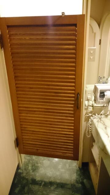 ミンク町田(相模原市/ラブホテル)の写真『403号室のトイレ扉』by angler