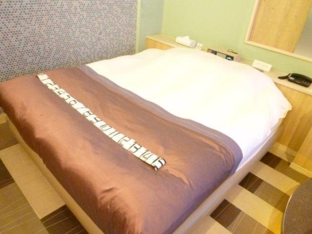 GRAND CHARIOT(グランシャリオ)(新宿区/ラブホテル)の写真『403号室（ベッド幅180㎝）』by 格付屋