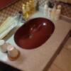 CHECK INN BALI(豊島区/ラブホテル)の写真『302号 洗面台アメニティ　基本的な歯ブラシなどは4セット』by momomo