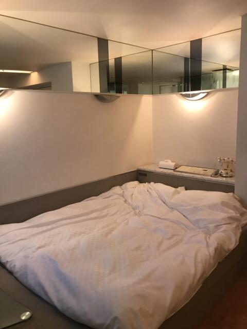 アランド新宿(新宿区/ラブホテル)の写真『307号室のベッド』by 少佐