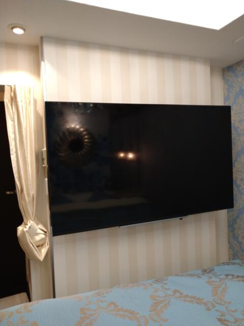 HOTEL ALL-INN G（オールインジー）(豊島区/ラブホテル)の写真『803号室 ベッドの足元にテレビ。』by なめろう