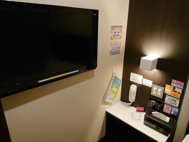 レンタルルームサン 五反田店(品川区/ラブホテル)の写真『205号室、テレビ』by 爽やかエロリーマン