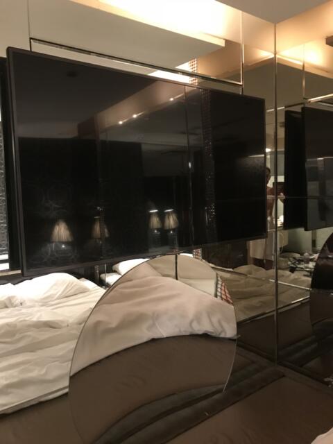 アランド新宿(新宿区/ラブホテル)の写真『ベッド(足元の鏡)』by 少佐