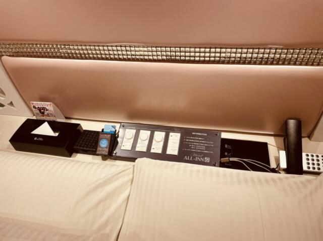 HOTEL ALL-INN G（オールインジー）(豊島区/ラブホテル)の写真『903号室ベッドサイドのコントローラー』by miffy.GTI
