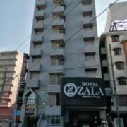 Hotel ZALA(ザラ)(横浜市港北区/ラブホテル)の写真『昼の外観です。(20,12)』by キジ