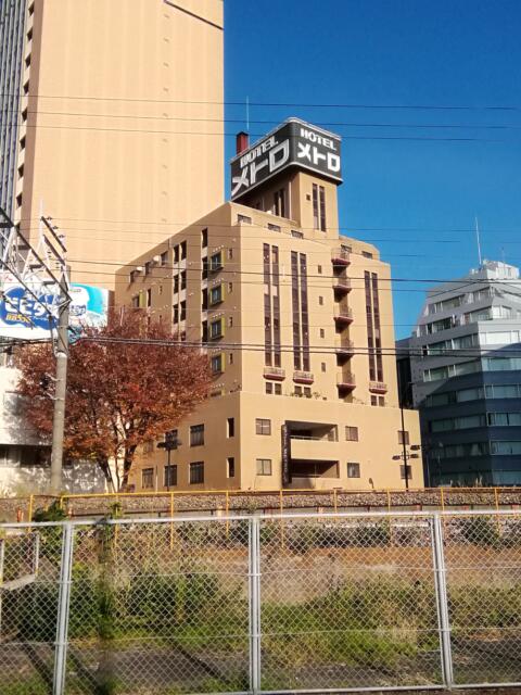 ホテル メトロ(横浜市港北区/ラブホテル)の写真『東側からの外観です。(20,12)』by キジ