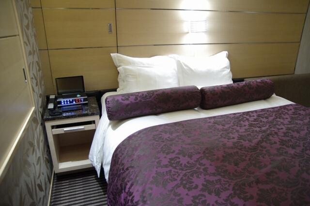 ザ・グランツ(港区/ラブホテル)の写真『301号室　ベッド』by マーケンワン