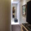 ザ・グランツ(港区/ラブホテル)の写真『301号室　居室から玄関方向への通路』by マーケンワン