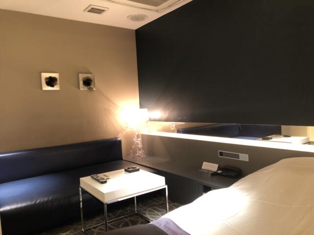 GRAND CHARIOT(グランシャリオ)(新宿区/ラブホテル)の写真『307号室　ソファ』by akky1975