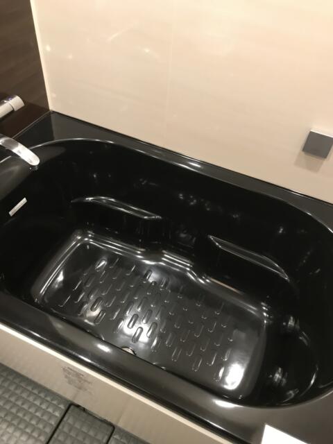 ラピア(新宿区/ラブホテル)の写真『リニューアルした406号室の浴槽』by 少佐