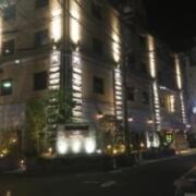 HOTEL 1.10.1(渋谷区/ラブホテル)の写真『夜の外観』by あらび