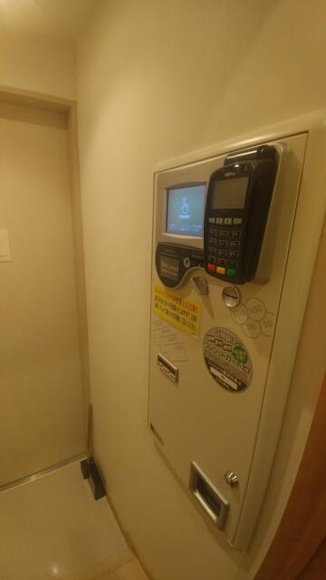 アペルト(豊島区/ラブホテル)の写真『202号室　自動精算機』by 来栖