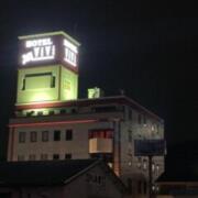 HOTEL ViVi（ビビ）(岐阜市/ラブホテル)の写真『夜の外観』by まさおJリーグカレーよ