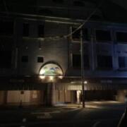 リトルドルフィン(岐阜市/ラブホテル)の写真『夜の外観』by まさおJリーグカレーよ