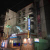 ホテル ドルフィンリゾート 岐阜(岐阜市/ラブホテル)の写真『夜の外観』by まさおJリーグカレーよ