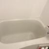 マンゴスチンホテル(町田市/ラブホテル)の写真『517号室の浴槽 シャワーが冷水になるのであらかじめお湯を張っておくのが吉です。(*^^*)』by angler