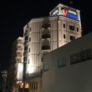 ホテル ビーナスリッツ(瀬戸市/ラブホテル)の写真『夜の外観』by まさおJリーグカレーよ