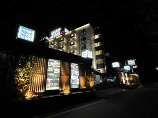 ココホテルアウル(所沢市/ラブホテル)の写真『外観　夜』by 冷やっこ