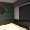 Hotel BaliBali(バリバリ)池袋(豊島区/ラブホテル)の写真『201号室(プリティ) 寝室入口から見た室内』by ACB48