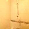 シーズ五反田(品川区/ラブホテル)の写真『301号室（シャワー部分。ヘッドは壁向き）』by 格付屋