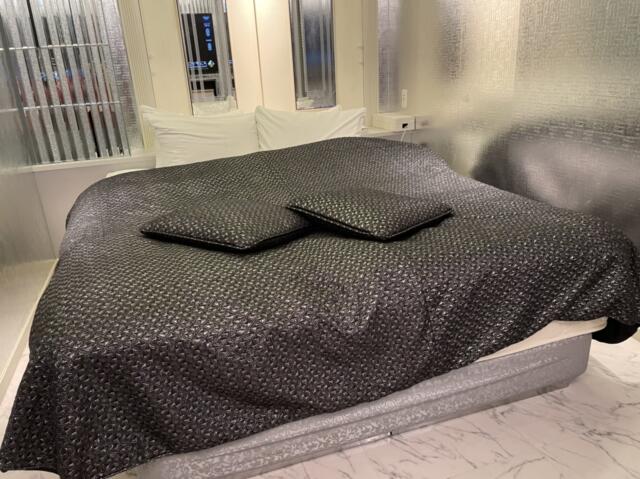 HOTEL GRAN HILL(豊島区/ラブホテル)の写真『705号室のベッド』by miffy.GTI
